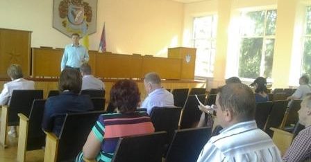Директор Лубенського центру провів зустріч із керівниками управлінь та юридичних служб Гребінківської РДА