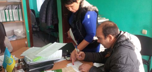 Соціальні виплати та видача земельних ділянок учасникам АТО: консультують фахівці Гайсинського місцевого центру