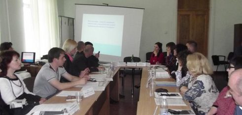 Питання соціальної підтримки дітей-сиріт та дітей, позбавлених батьківського піклування, обговорили у Кам’янці-Подільському