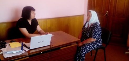 Фахівці місцевого центру проконсультували громадян щодо соціальних гарантій для військовослужбовців та договірного права