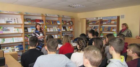 У хмельницьких бібліотеках відбулись бесіди про виборчі права з учнями та студентами
