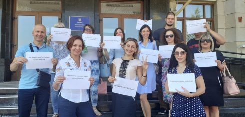 Переселенці – виборці: у Житомирі відбувся правовий флешмоб