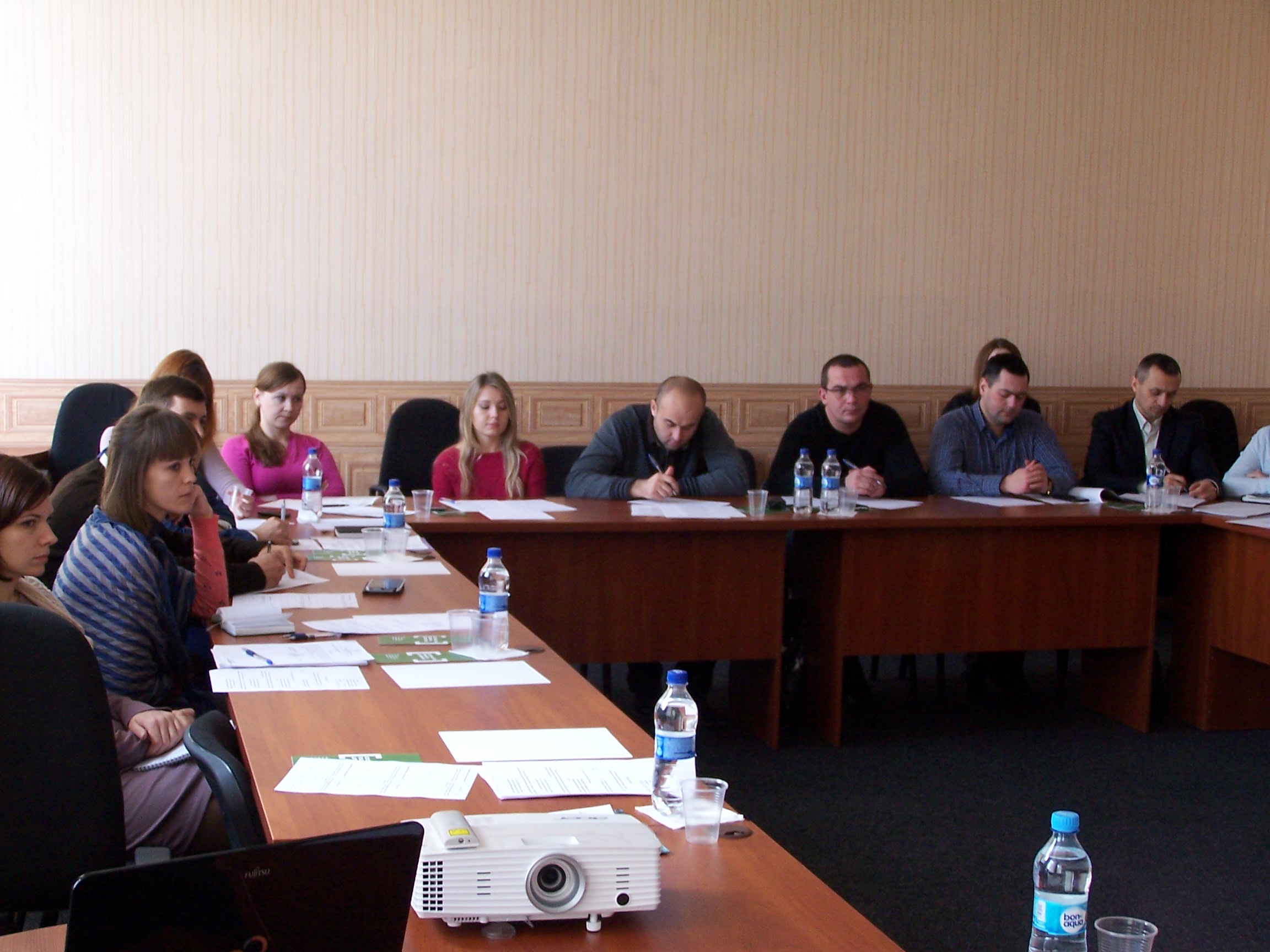 робоча нарада з директорами і працівниками місцевих центрів з надання БВПД