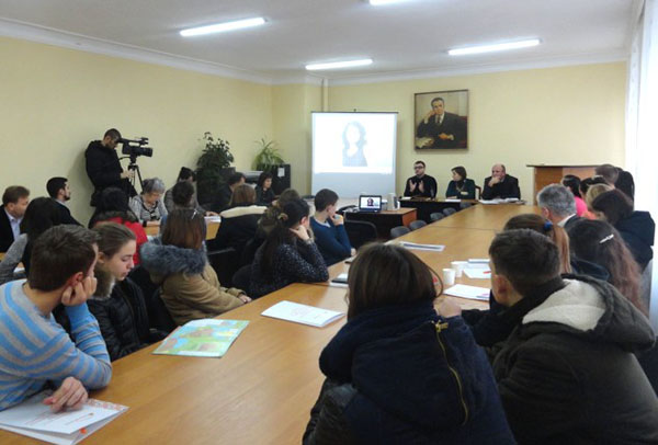 банер круглий стіл