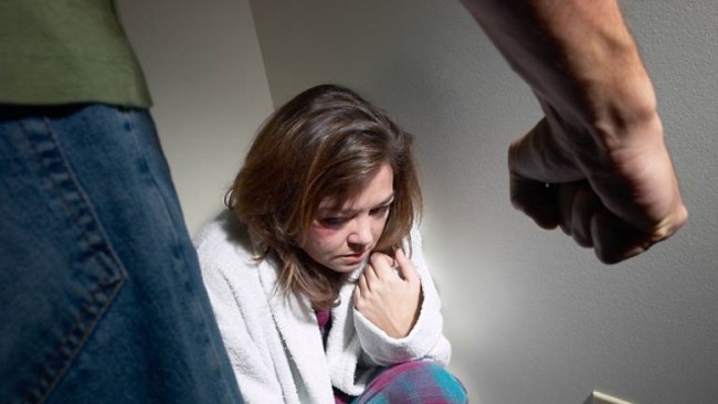 7777-police-tackle-domestic-abuse