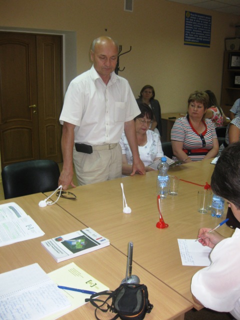Krugliy stol MC 13