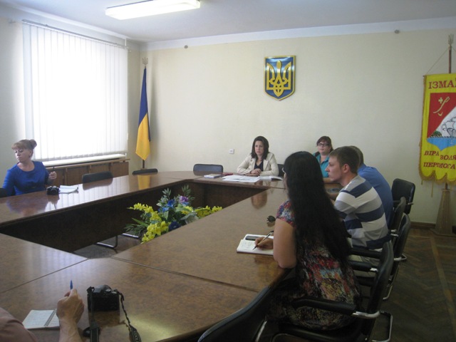 Krugliy stol MC 7