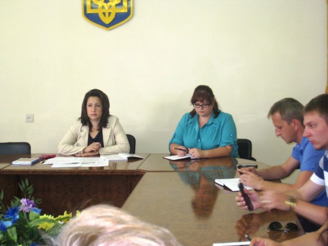 Krugliy stol MC 8