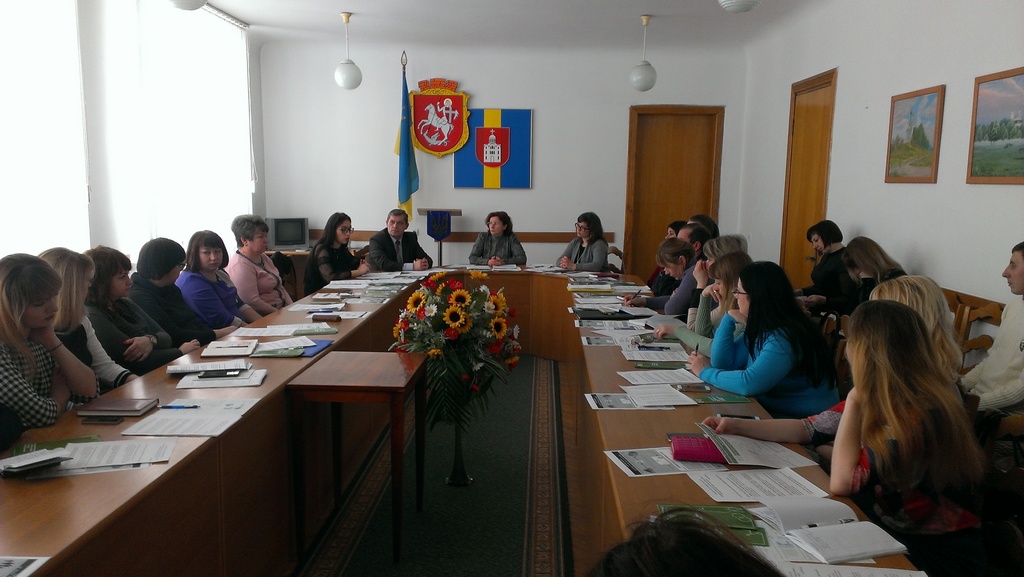 krugliy stіl 1