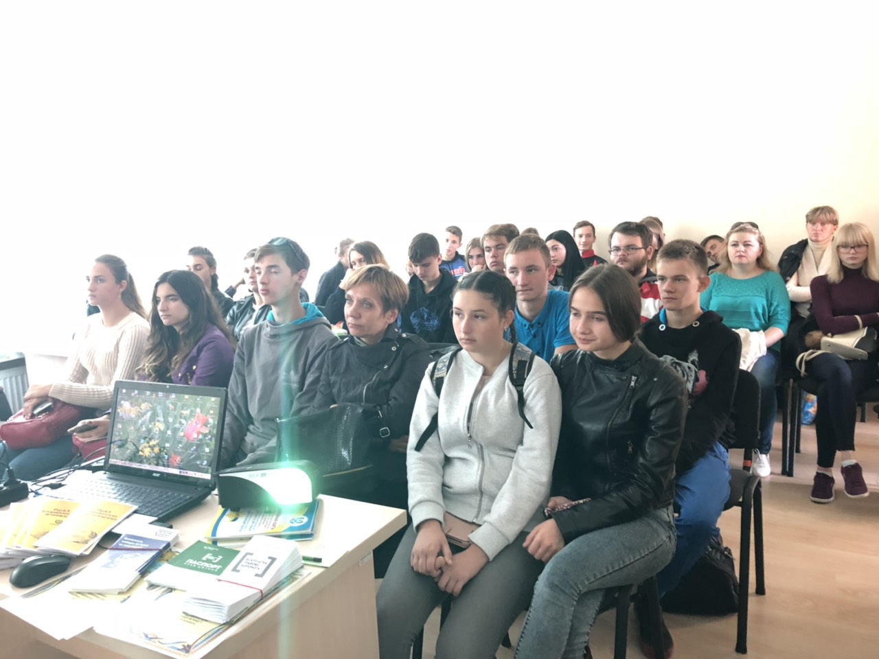 Spilnimi silami boremos za pravovu osvichenist molodi  2